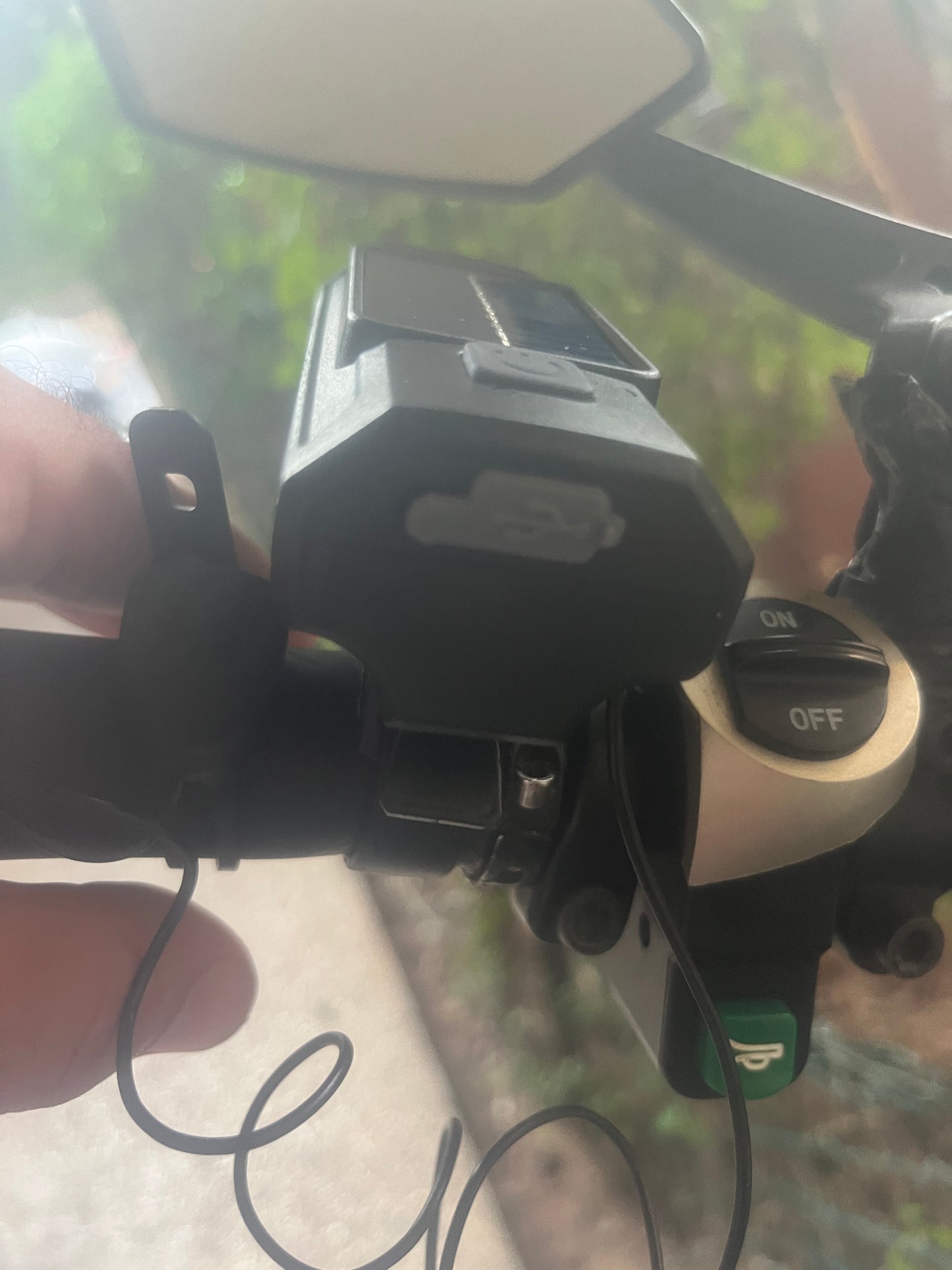 Solaris - פנס עוצמתי עם צופר מובנה לנוכחות מיטבית.