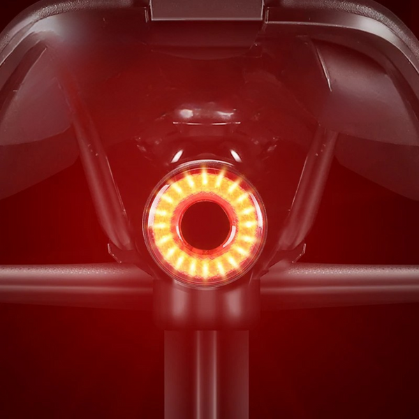 Tailor - פנס אחורי חכם עם חיישן בלימה