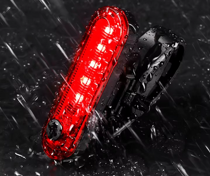 Defender 4X – זוג פנסים אחורי נטען עם 4 אפשרויות תאורה.